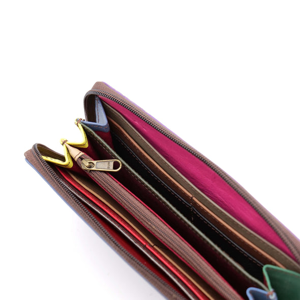 Carla Plain · Wallet