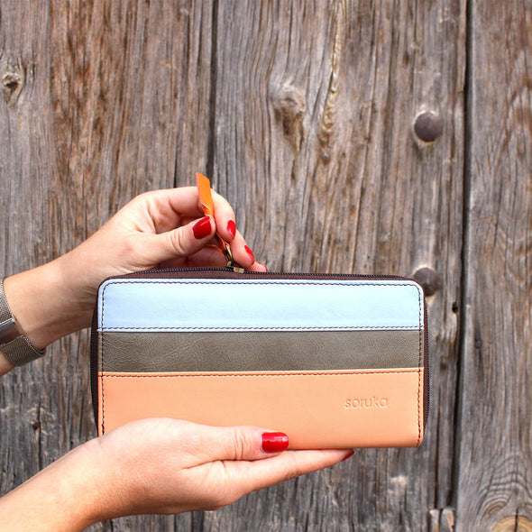 Carla Plain · Wallet