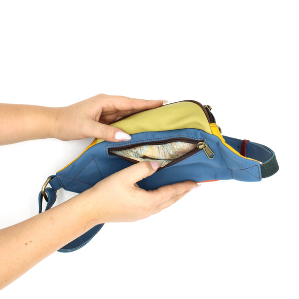 Moon Plain · Belt bag