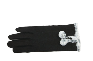 Fur trimmed black gloves with a retro style