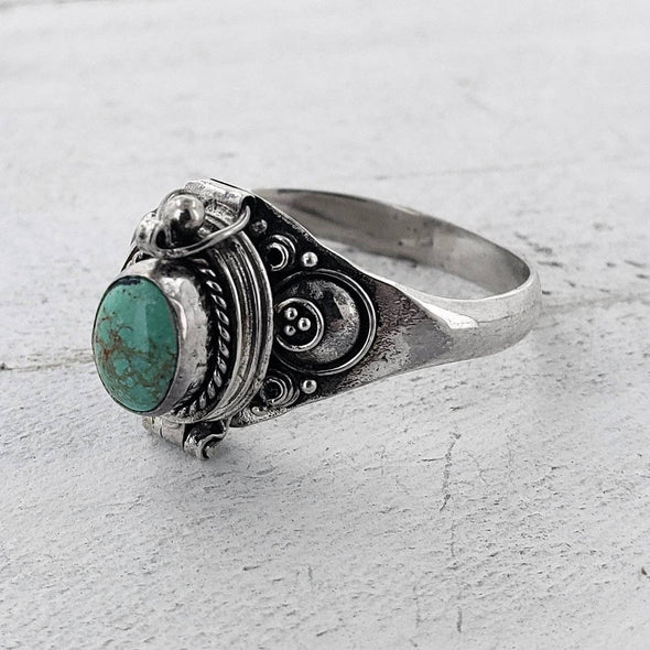 Poison Ring ~ Turquoise and Sterling Silver: 7